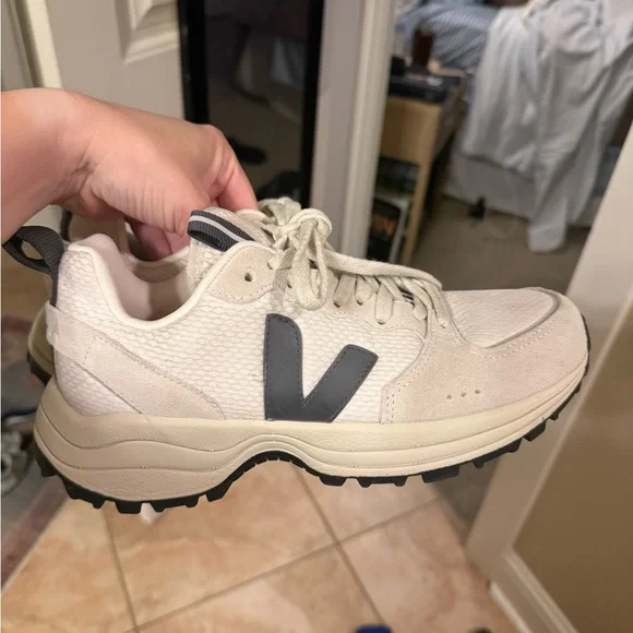 Veja Venturi Sneakers in Cream and Black - Picture 10 of 11